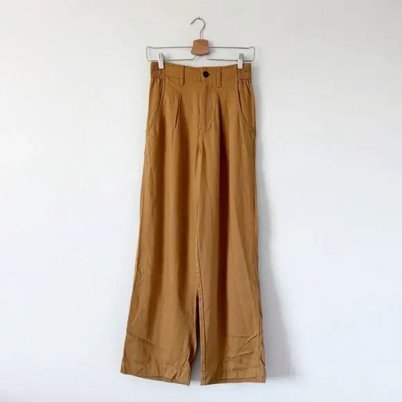Madewell The Neale Straight-Leg Pleated Trouser Pant in Drapeweave in Toffee - Picture 2 of 13